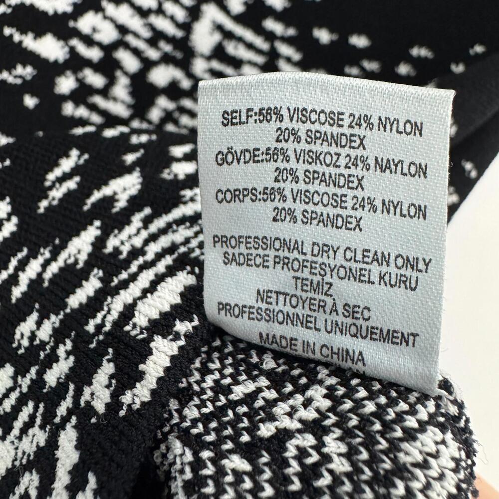 Opening Ceremony Women’s Size XS Black and White Print Knit Stretch Pencil Skirt - Picture 4 of 5